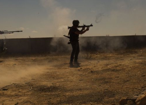 Fighters firing rockets in Libya