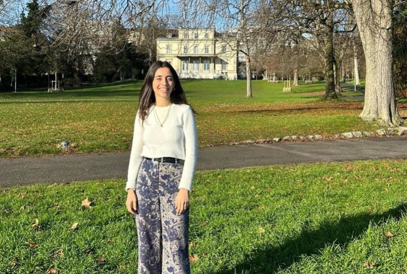 Rodanthi Violaki in front of Villa Moynier